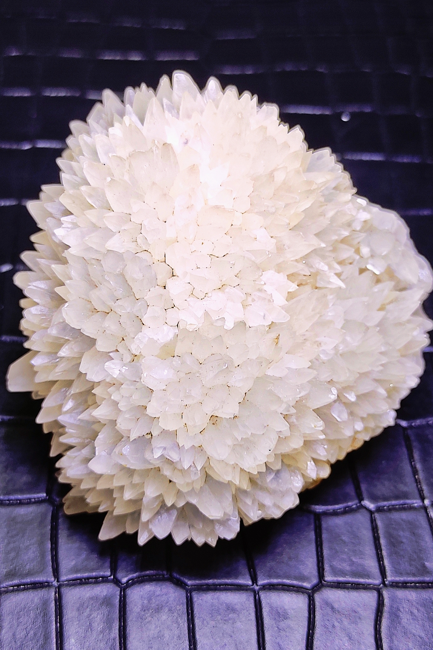 کلسیت جوجه تیغی مینیمال 🦔