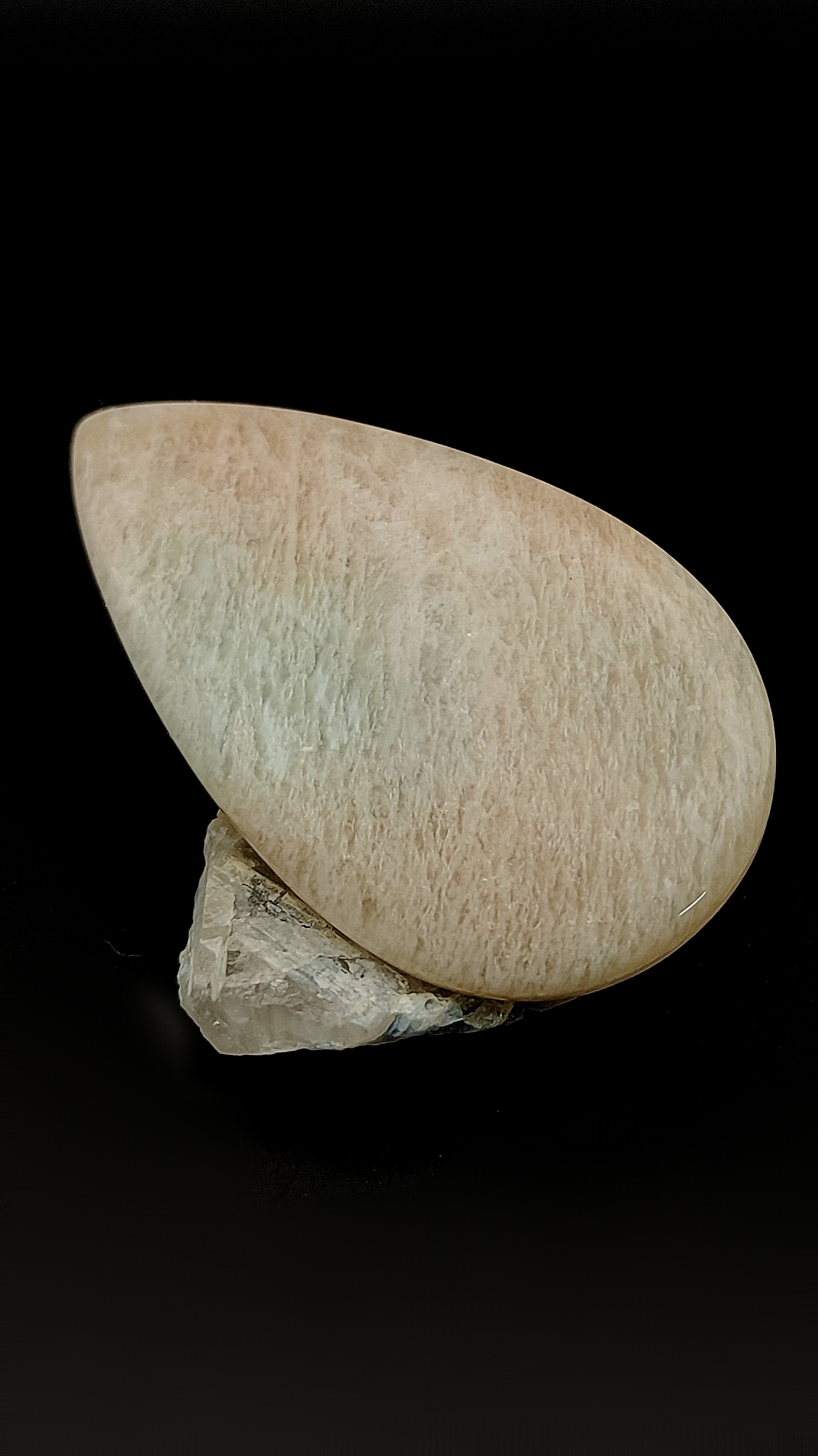 مون استون سبز سان استون هلویی