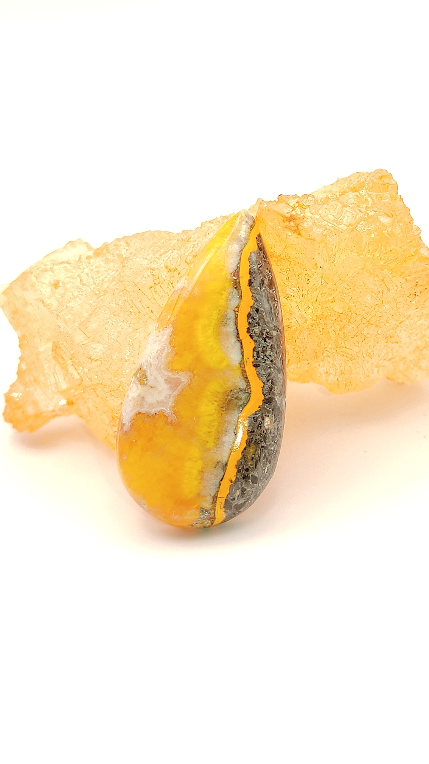 جاسپر بامبلبی یا جاسپر زنبوری طبیعی 🐝